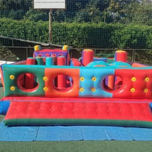 Aluguel de Brinquedos Infláveis em Brasília e entorno do DF. corrida de obstáculos