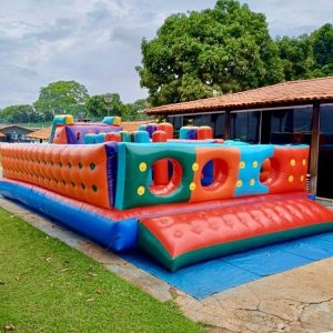 Aluguel de Brinquedos Infláveis em Brasília e entorno do DF. corrida de obstáculos