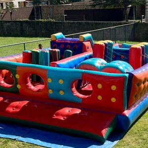 Aluguel de Brinquedos Infláveis em Brasília e entorno do DF. corrida de obstáculos